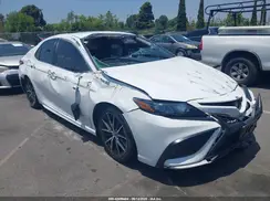 4T1G11AK5NU670527 2022 TOYOTA CAMRY