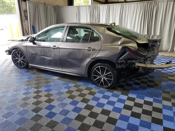 4T1G11AK5NU672293 2022 TOYOTA CAMRY - Image 2