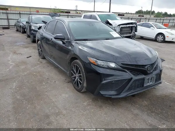 4T1G11AK5NU673055 2022 TOYOTA CAMRY - Image 1