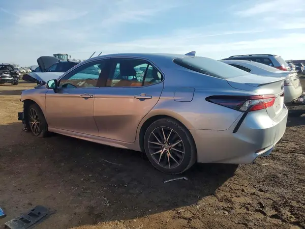 4T1G11AK5NU673329 2022 TOYOTA CAMRY - Image 2