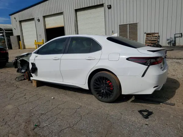 4T1G11AK5NU677090 2022 TOYOTA CAMRY - Image 2