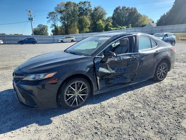 4T1G11AK5NU682256 2022 TOYOTA CAMRY - Image 1