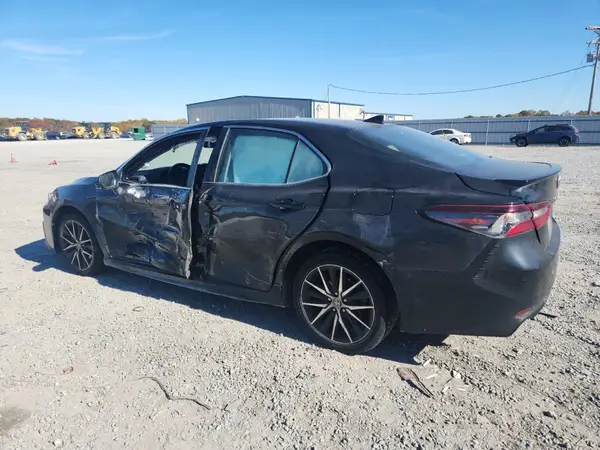 4T1G11AK5NU682256 2022 TOYOTA CAMRY - Image 2