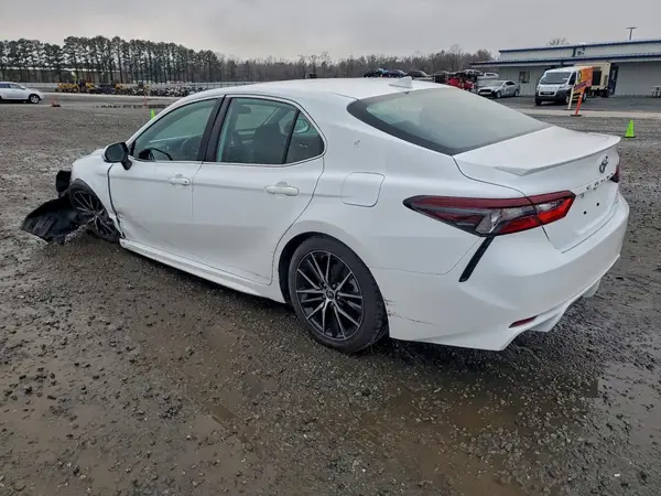 4T1G11AK5NU685349 2022 TOYOTA CAMRY - Image 2