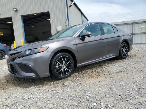 4T1G11AK5NU685593 2022 TOYOTA CAMRY - Image 1