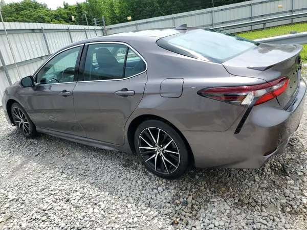 4T1G11AK5NU685593 2022 TOYOTA CAMRY - Image 2