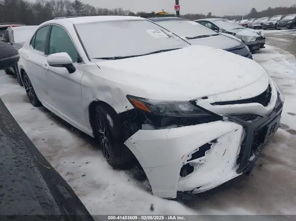 4T1G11AK5NU686288 2022 TOYOTA CAMRY - Image 1