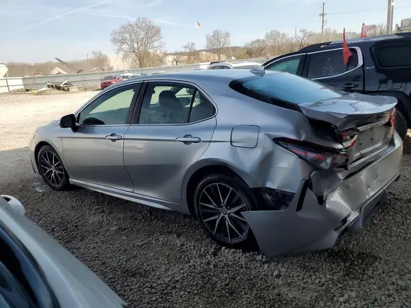 4T1G11AK5NU687702 2022 TOYOTA CAMRY - Image 2