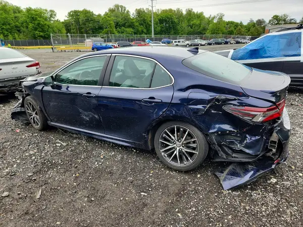 4T1G11AK5NU688574 2022 TOYOTA CAMRY - Image 2