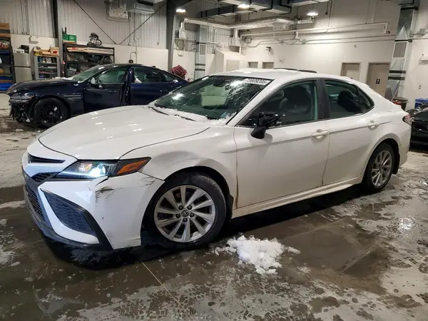 4T1G11AK5NU691927 2022 TOYOTA CAMRY - Image 1