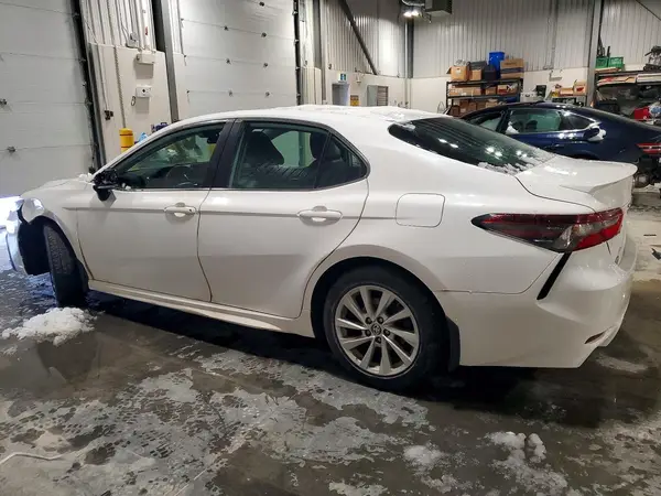 4T1G11AK5NU691927 2022 TOYOTA CAMRY - Image 2