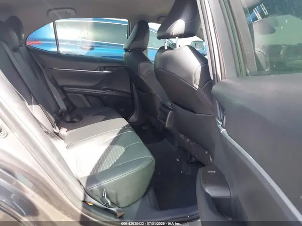 4T1G11AK5NU699638 2022 TOYOTA CAMRY - Image 8