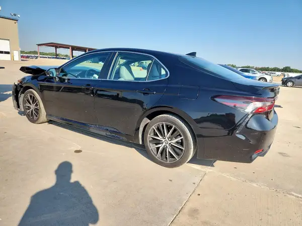 4T1G11AK5NU701596 2022 TOYOTA CAMRY - Image 2