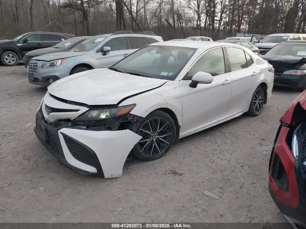4T1G11AK5NU702120 2022 TOYOTA CAMRY - Image 2