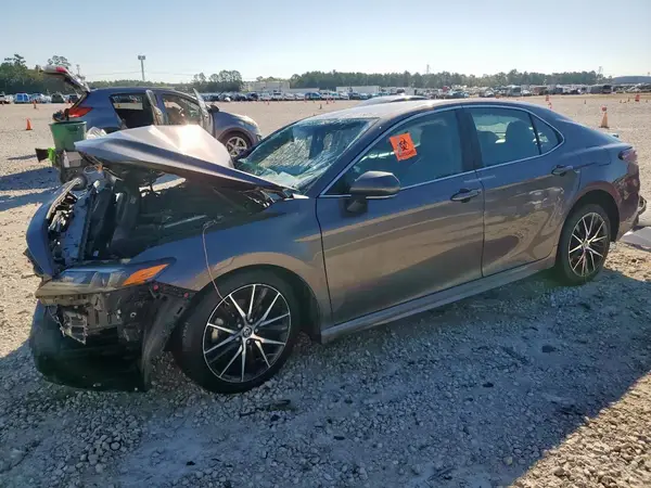 4T1G11AK5NU711335 2022 TOYOTA CAMRY - Image 1