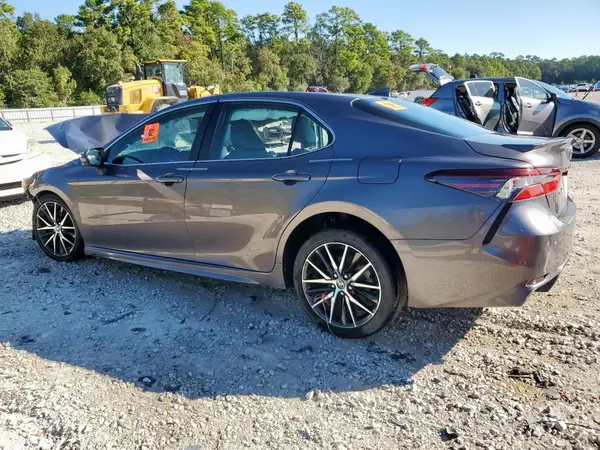 4T1G11AK5NU711335 2022 TOYOTA CAMRY - Image 2