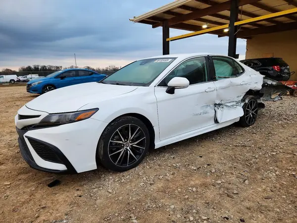 4T1G11AK5NU713179 2022 TOYOTA CAMRY - Image 1
