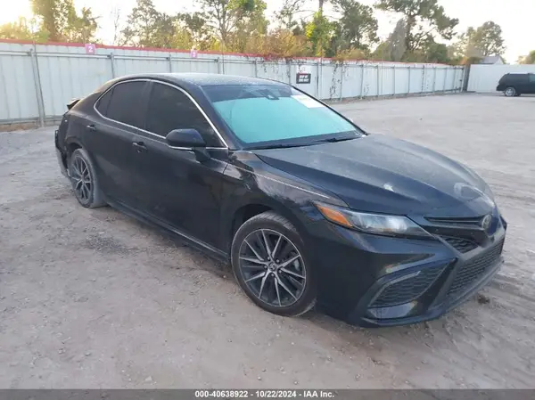 4T1G11AK5NU713442 2022 TOYOTA CAMRY - Image 1