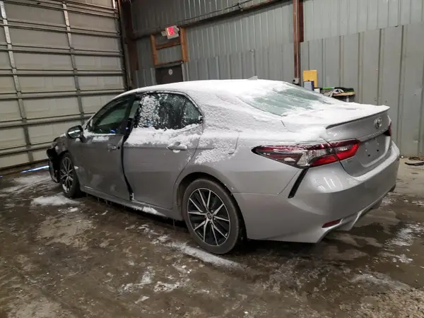 4T1G11AK5NU716387 2022 TOYOTA CAMRY - Image 2