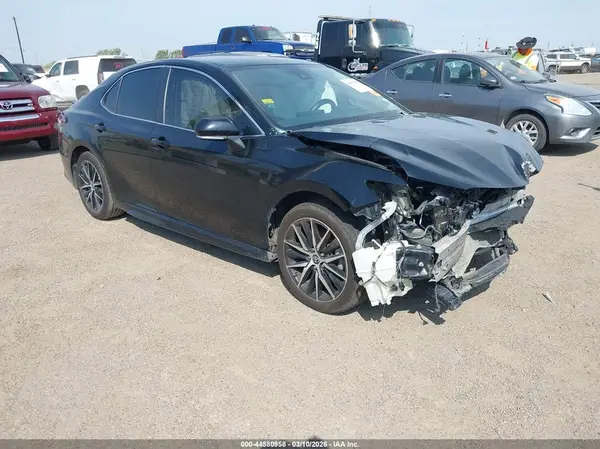 4T1G11AK5PU084204 2023 TOYOTA CAMRY - Image 1
