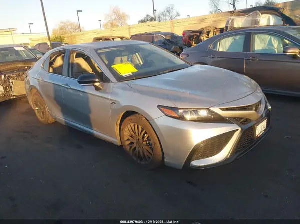 4T1G11AK5PU749652 2023 TOYOTA CAMRY - Image 1