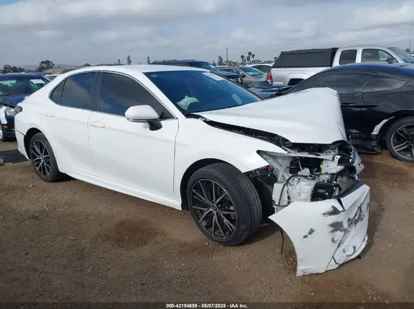 4T1G11AK5PU764698 2023 TOYOTA CAMRY - Image 1