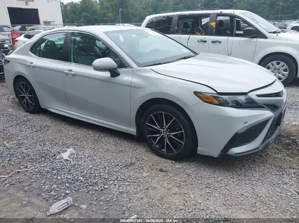 4T1G11AK5RU192826 2024 TOYOTA CAMRY - Image 1
