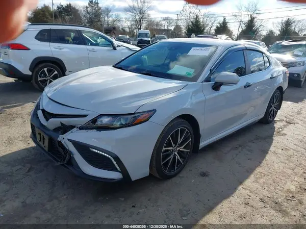 4T1G11AK5RU206093 2024 TOYOTA CAMRY - Image 2