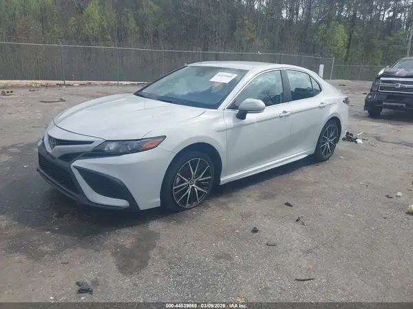 4T1G11AK5RU224643 2024 TOYOTA CAMRY - Image 2