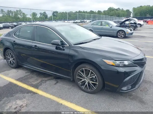 4T1G11AK5RU238459 2024 TOYOTA CAMRY - Image 1