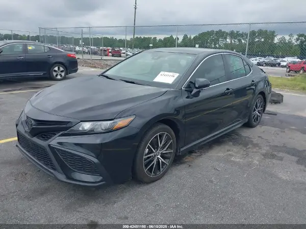 4T1G11AK5RU238459 2024 TOYOTA CAMRY - Image 2