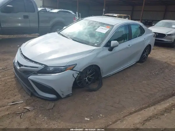 4T1G11AK5RU238591 2024 TOYOTA CAMRY - Image 2