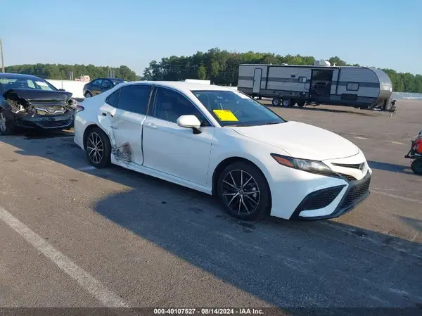 4T1G11AK5RU246061 2024 TOYOTA CAMRY - Image 1