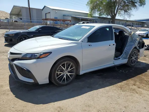 4T1G11AK5RU250692 2024 TOYOTA CAMRY - Image 1