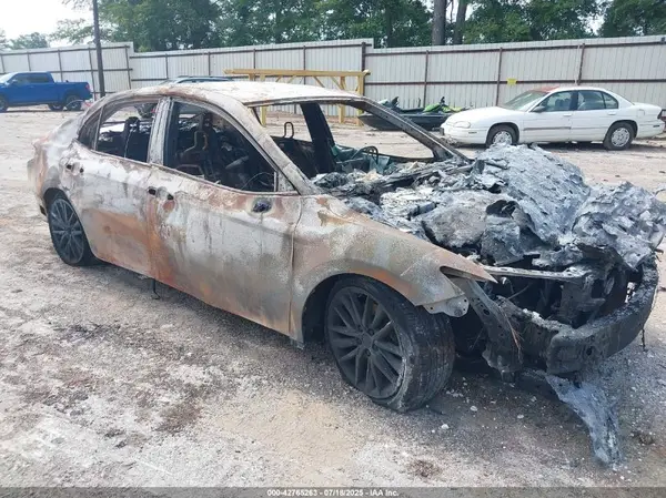 4T1G11AK5RU266195 2024 TOYOTA CAMRY - Image 1