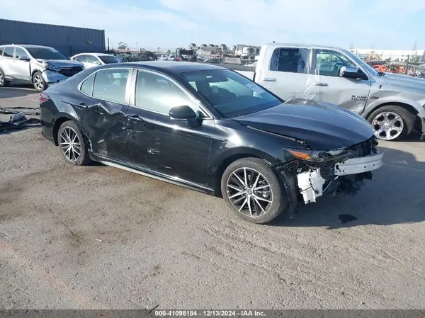 4T1G11AK5RU843694 2024 TOYOTA CAMRY - Image 1