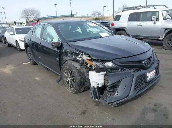 4T1G11AK5RU863430 2024 TOYOTA CAMRY - Image 1