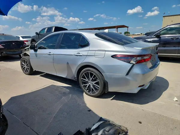 4T1G11AK5RU864996 2024 TOYOTA CAMRY - Image 2
