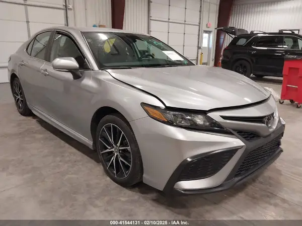 4T1G11AK5RU879336 2024 TOYOTA CAMRY - Image 1