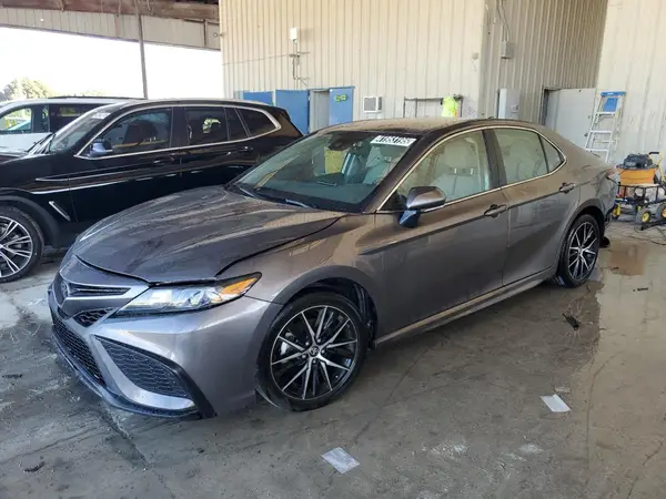 4T1G11AK5RU885055 2024 TOYOTA CAMRY - Image 1