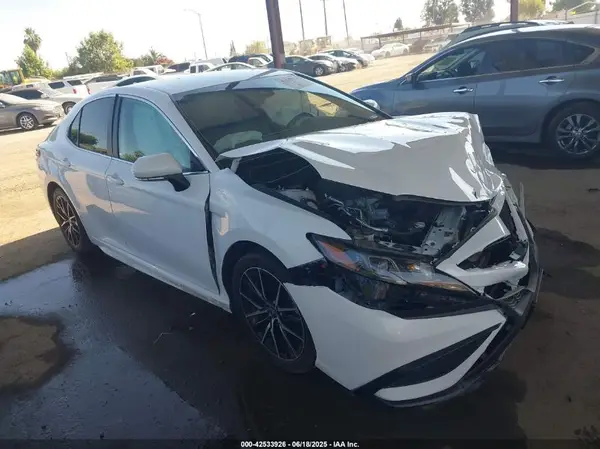 4T1G11AK5RU886156 2024 TOYOTA CAMRY - Image 1