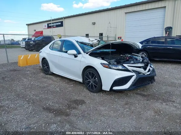 4T1G11AK5RU886495 2024 TOYOTA CAMRY - Image 1