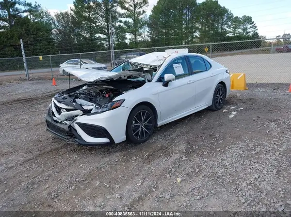 4T1G11AK5RU886495 2024 TOYOTA CAMRY - Image 2