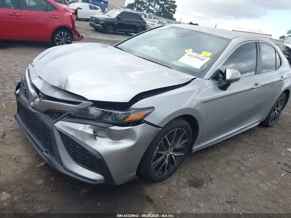 4T1G11AK5RU886769 2024 TOYOTA CAMRY - Image 2