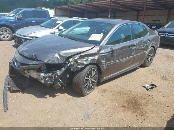 4T1G11AK5RU887064 2024 TOYOTA CAMRY - Image 2