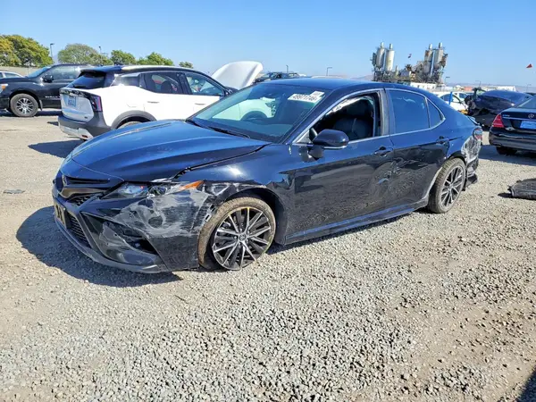 4T1G11AK5RU902730 2024 TOYOTA CAMRY - Image 1