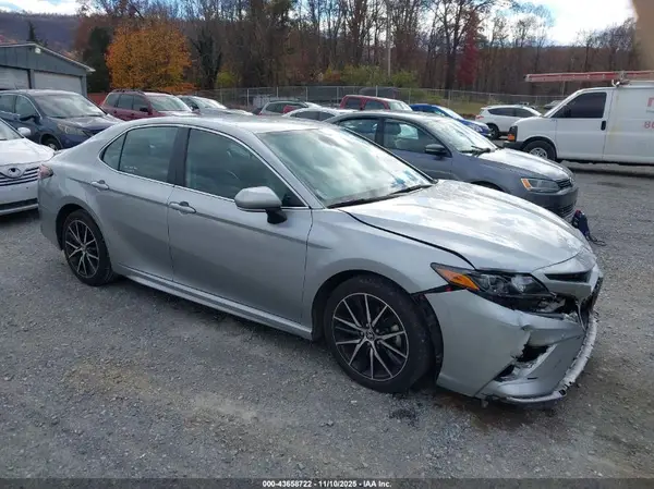 4T1G11AK5RU904915 2024 TOYOTA CAMRY - Image 1