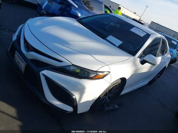 4T1G11AK5RU911928 2024 TOYOTA CAMRY - Image 2