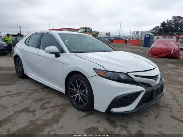 4T1G11AK5RU913291 2024 TOYOTA CAMRY - Image 1