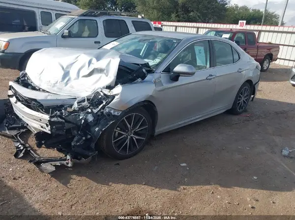 4T1G11AK5RU916983 2024 TOYOTA CAMRY - Image 2